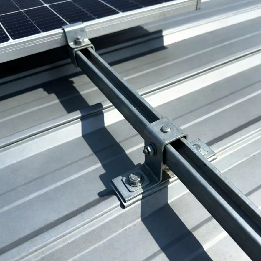 Warum ist eine SOLARMONTAGE MIT METALLDACH die beste Investition für langfristige Solarenergieprojekte?