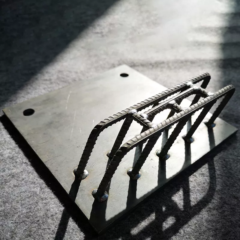 Eingebettete Ankerplatte